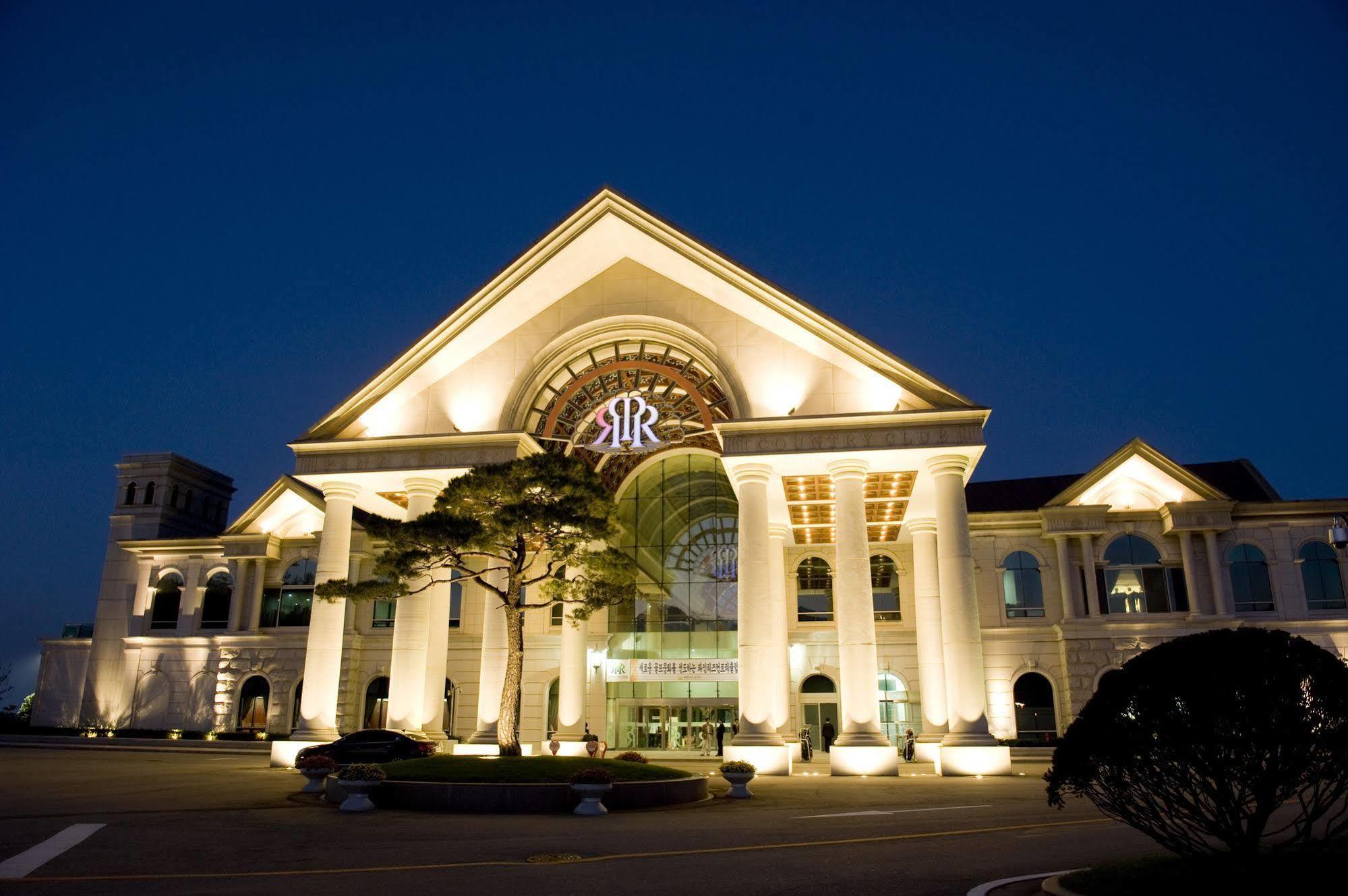 Pineridge Hotel Sokcho Eksteriør billede