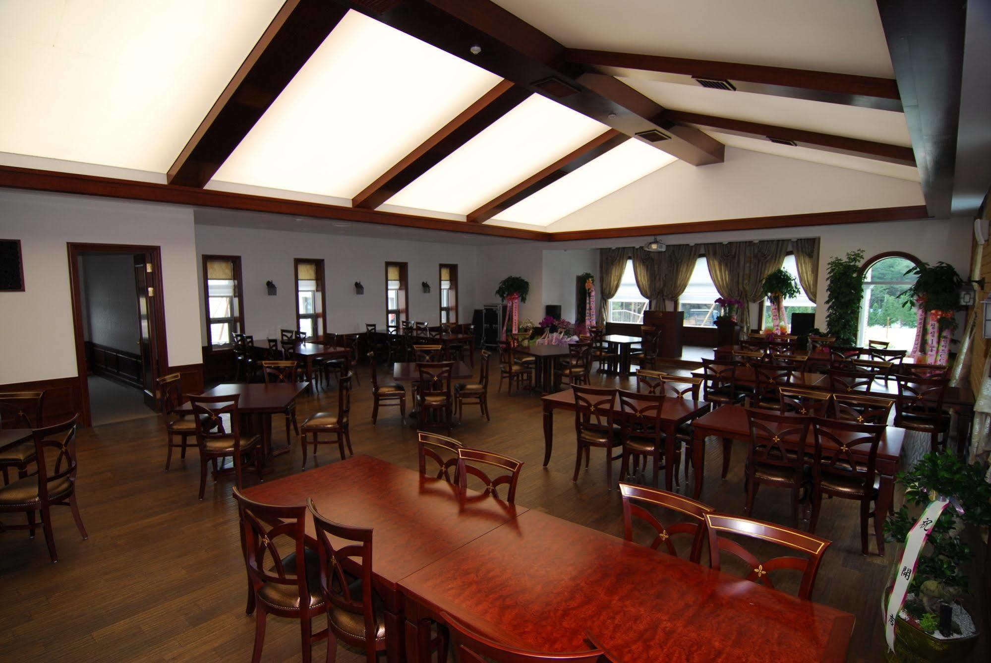 Pineridge Hotel Sokcho Eksteriør billede