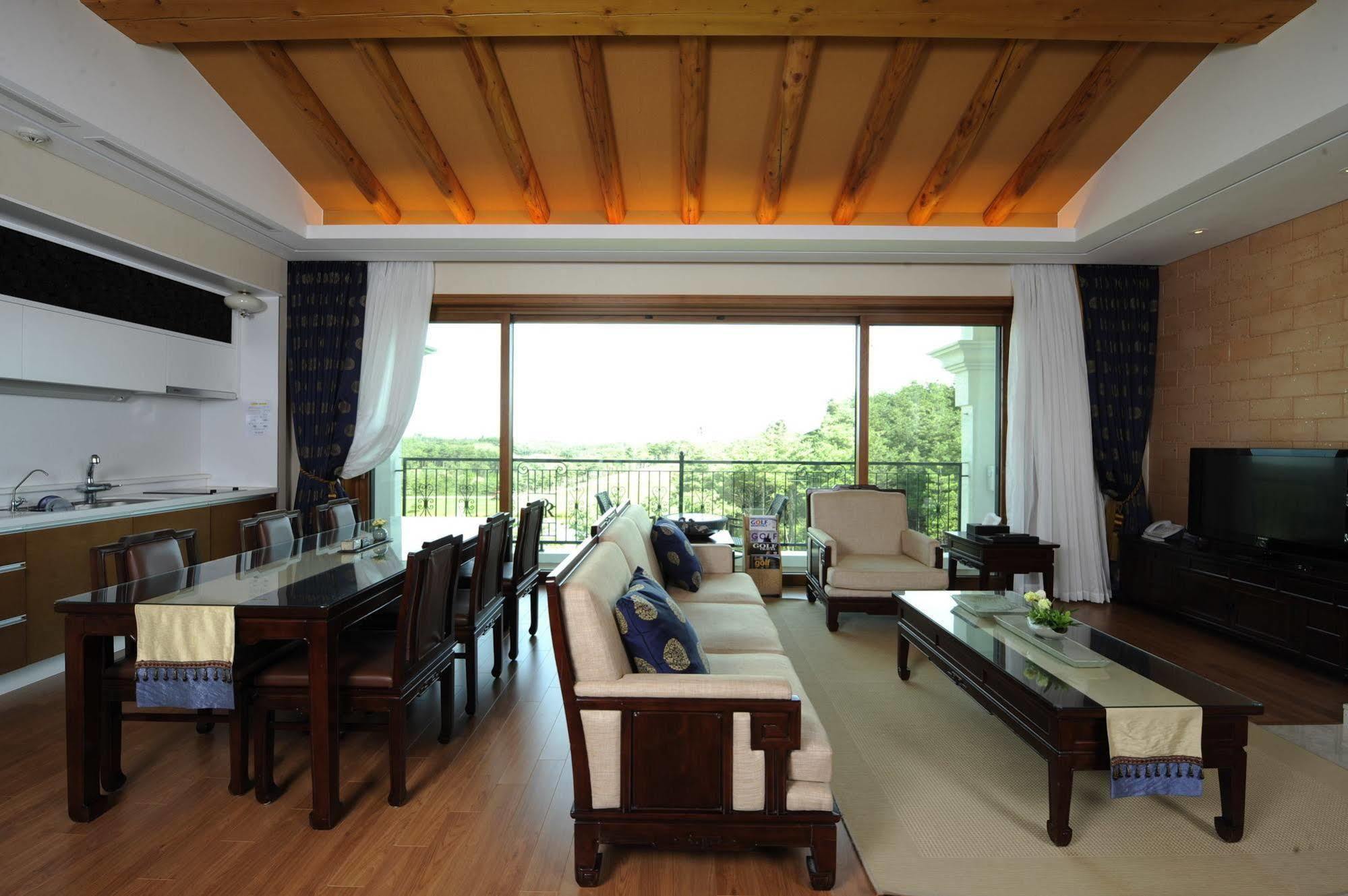 Pineridge Hotel Sokcho Eksteriør billede