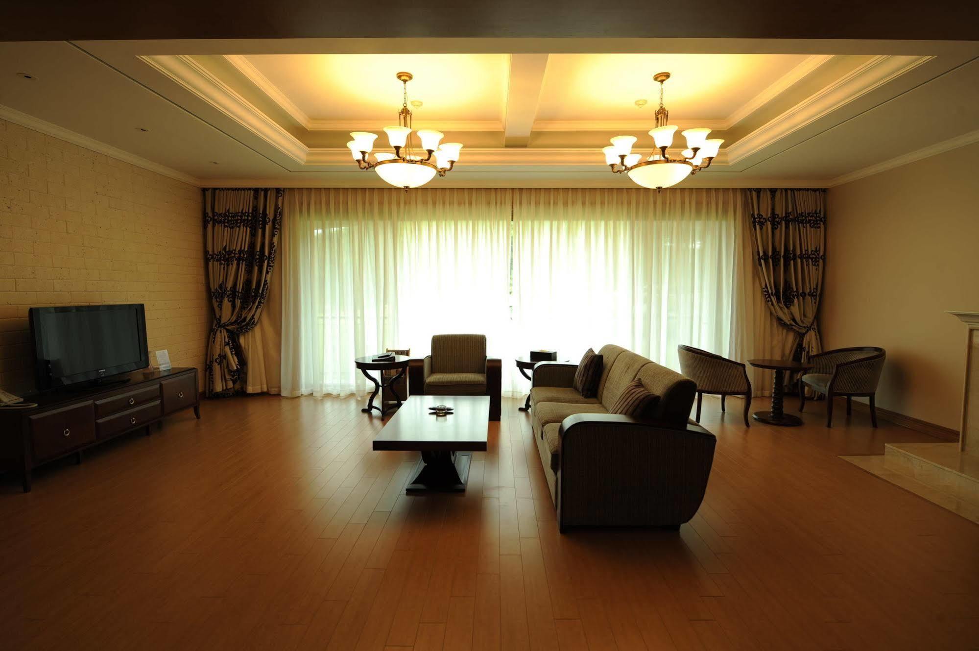 Pineridge Hotel Sokcho Eksteriør billede