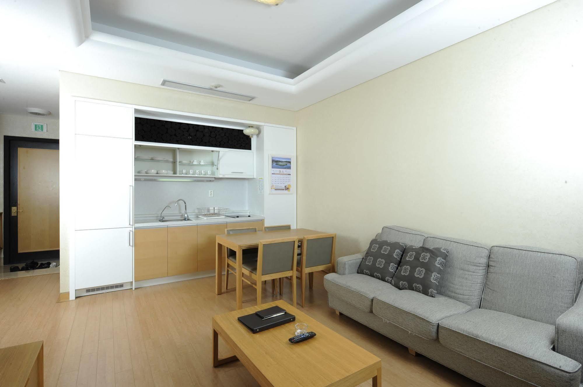 Pineridge Hotel Sokcho Eksteriør billede